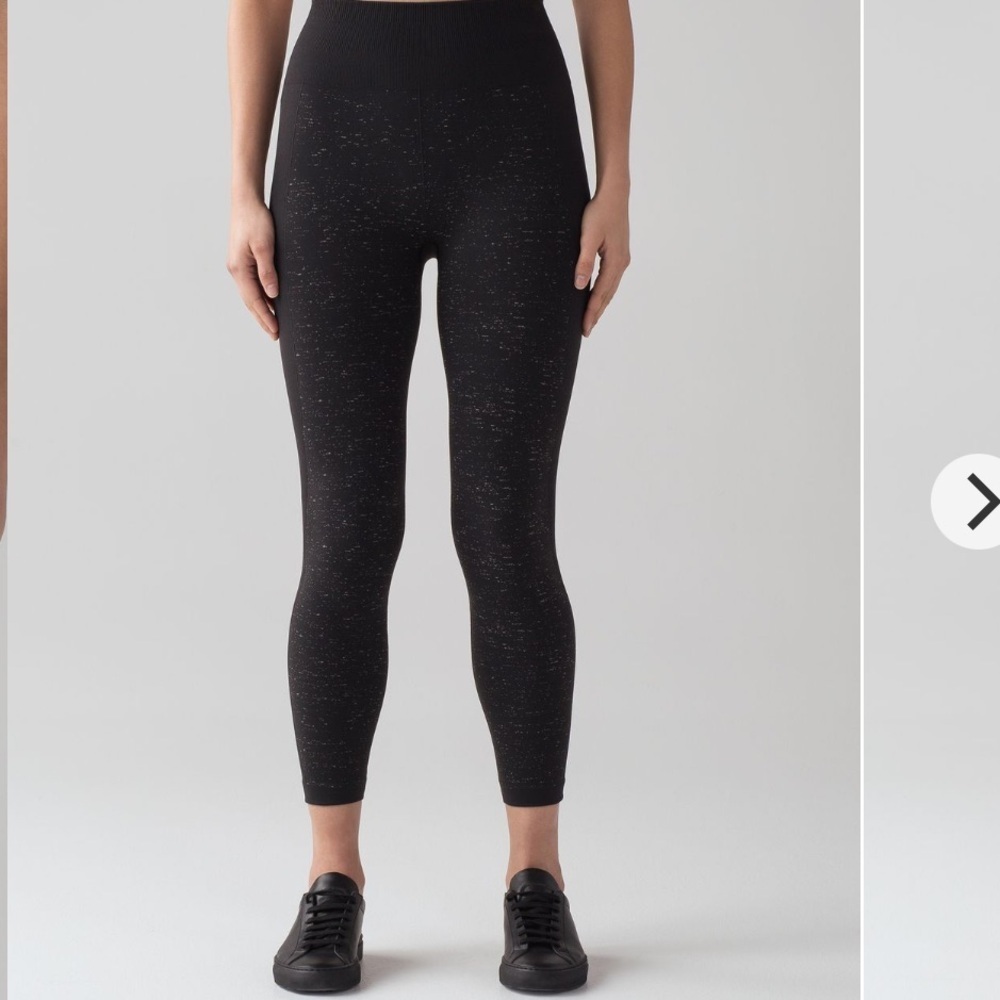 Womens Lululemon Free To Flow 7/8 Tight Purple Leggings